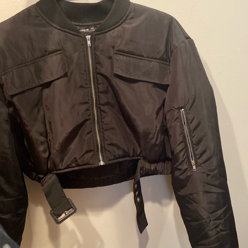 Cropped bomber puffer jacket